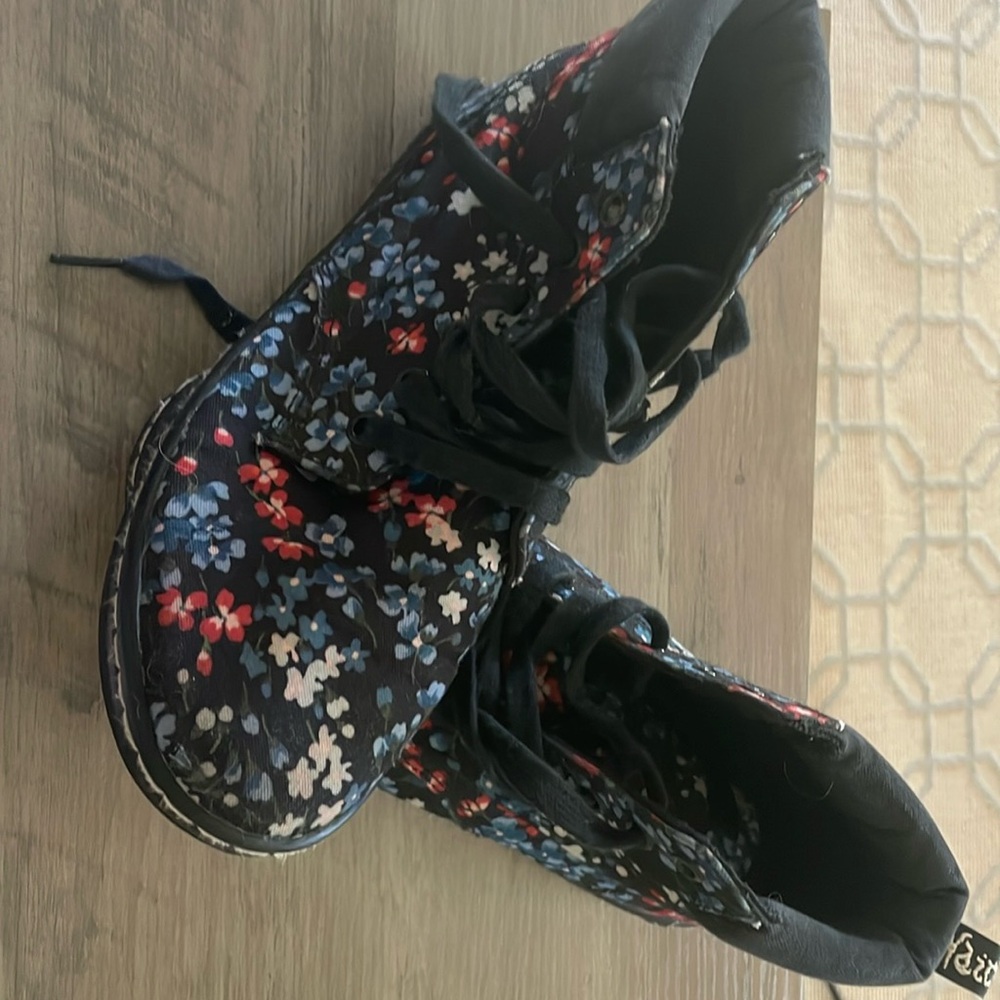 Women’s Dr. Martens